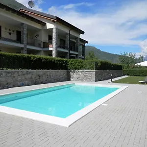 casa-lella-with-heated-pool-and-garden.it-lombardy.com/