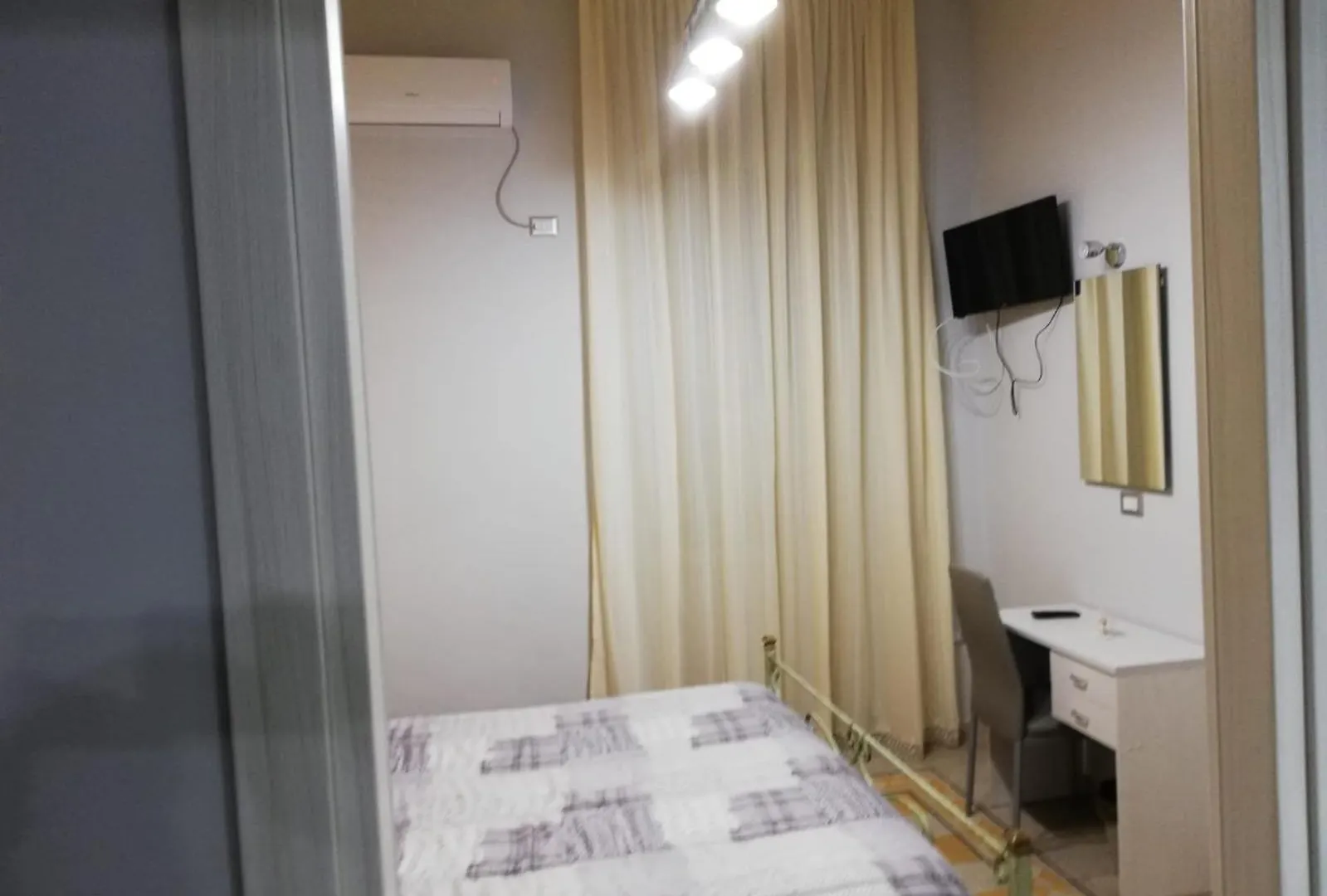 B&B Enjoy Ercolano Alojamento de Acomodação e Pequeno-almoço