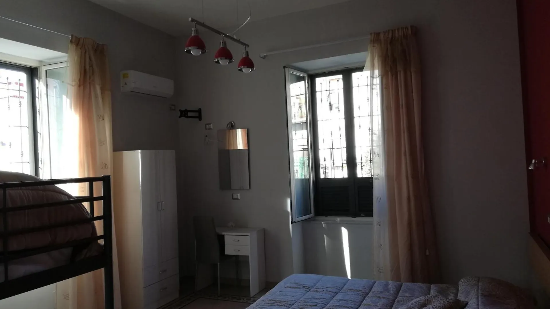 Alojamento de Acomodação e Pequeno-almoço B&B Enjoy Ercolano